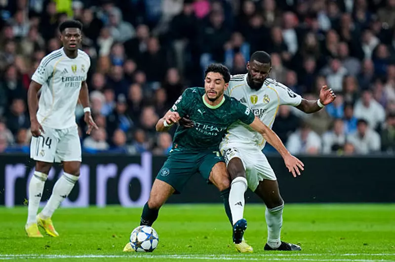 لمس الكرة 6 مرات في 20 دقيقة.. ماذا قدم مرموش أمام ريال مدريد؟